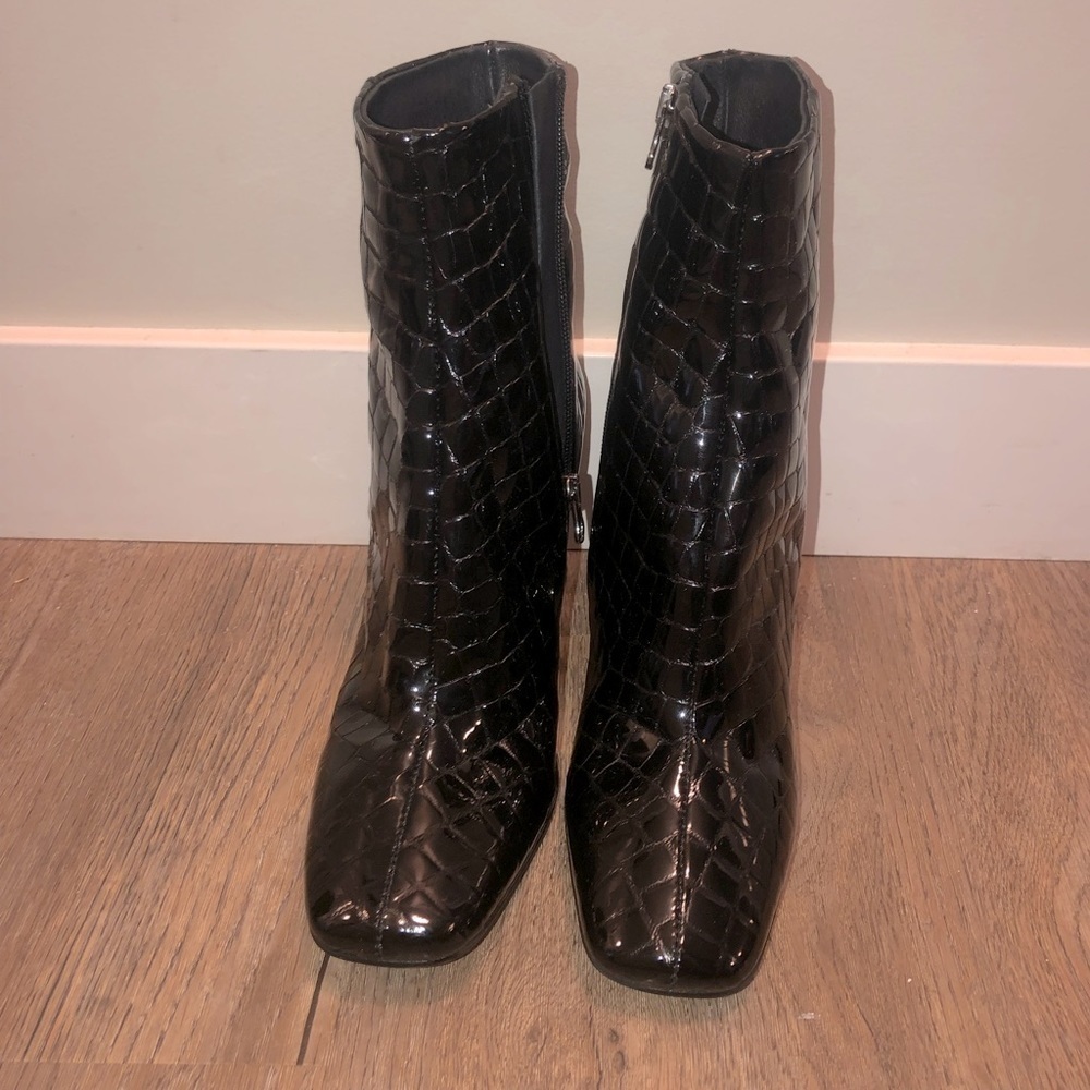 L’INTERVALLE Black Patent Leather Croc Print Square Toe Heel Boots Sz 40 - Picture 6 of 9